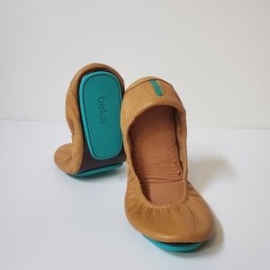 Tieks Camel Flats size 7